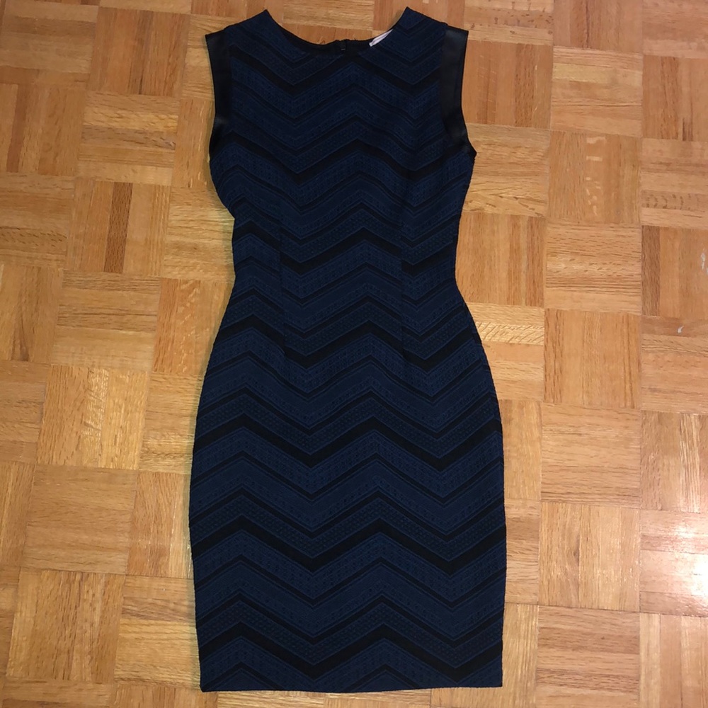 Body con chevron printed dress